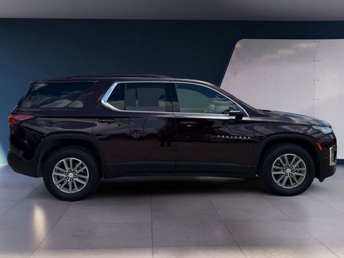 Used 2023 Chevrolet Traverse LT FWD image 6