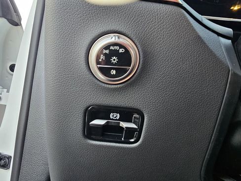 New 2026 Mercedes-Benz GLC 300 image 14