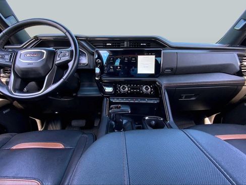 Used 2024 GMC Sierra 1500 AT4 w/ Technology Package AWD/4WD image 15
