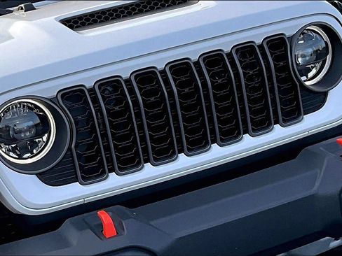 New 2025 Jeep Gladiator Mojave w/ Safety Group AWD/4WD image 15