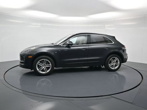Used 2026 Porsche Macan image 2