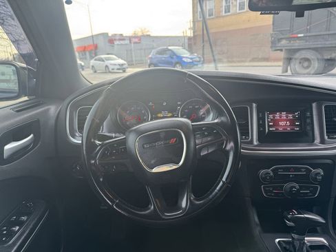 Used 2017 Dodge Charger SE image 12