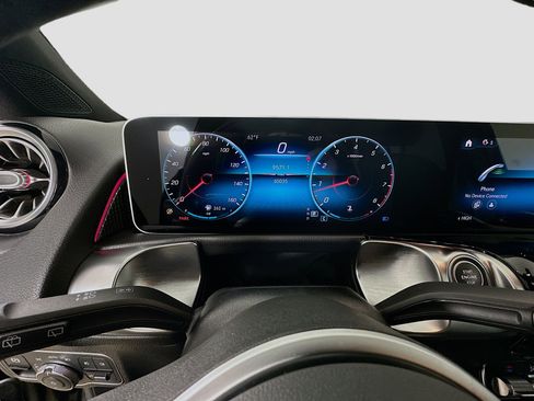 Certified 2021 Mercedes-Benz GLB 250 4MATIC image 14