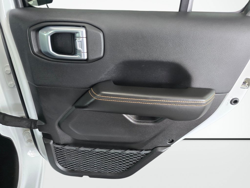 Used 2025 Jeep Wrangler Unlimited Sahara AWD/4WD image 37