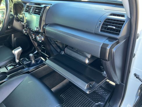 Used 2023 Toyota 4Runner TRD Off-Road Premium image 27