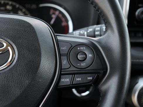 Used 2023 Toyota RAV4 XLE Premium image 23