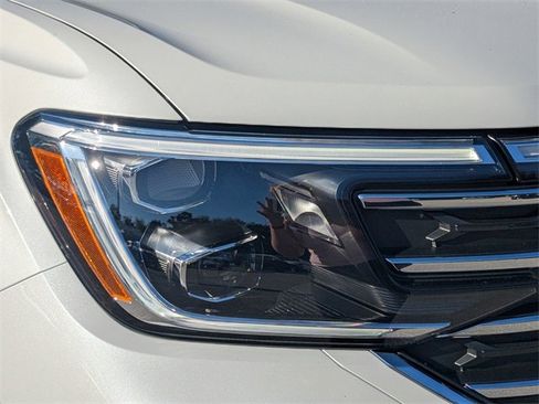 New 2026 Volkswagen Atlas SE image 8