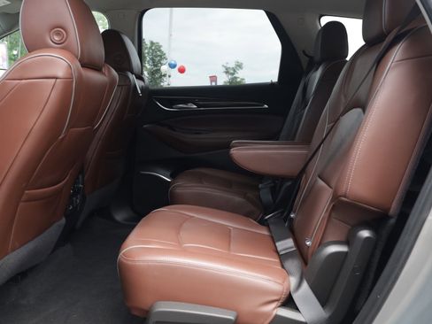 Used 2019 Buick Enclave Avenir w/ Avenir Technology Package AWD/4WD image 12