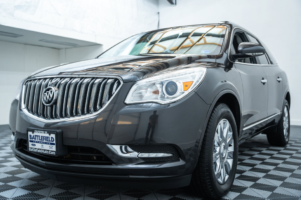 Used 2017 Buick Enclave Leather w/ Trailering Package AWD/4WD image 3