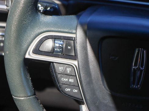 Used 2019 Lincoln Nautilus FWD image 28