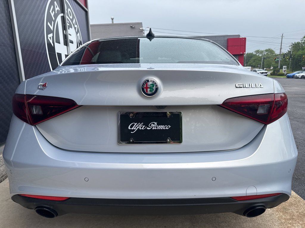 Used 2023 Alfa Romeo Giulia Ti AWD/4WD image 10