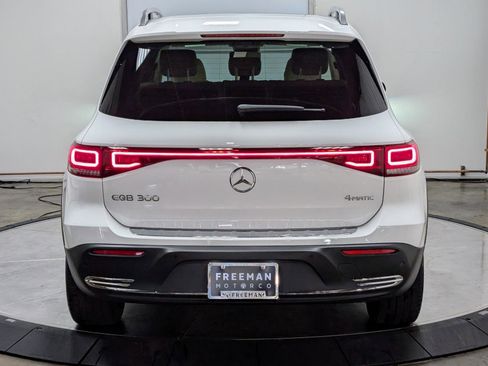 Used 2023 Mercedes-Benz EQB 300 4MATIC w/ Exclusive Package image 8
