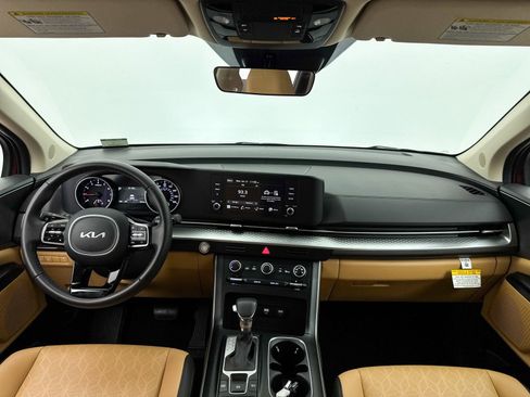 Used 2024 Kia Carnival LX image 20