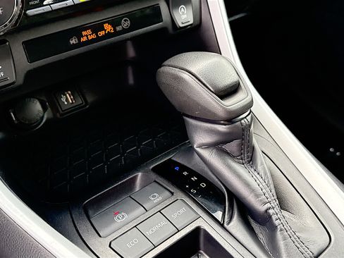 Used 2024 Toyota RAV4 XLE image 27