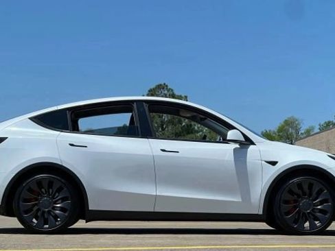 Used 2022 Tesla Model Y Performance image 6