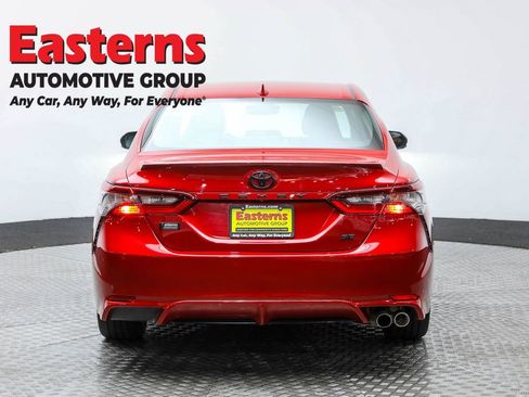 Used 2021 Toyota Camry SE w/ Cold Weather Package image 6