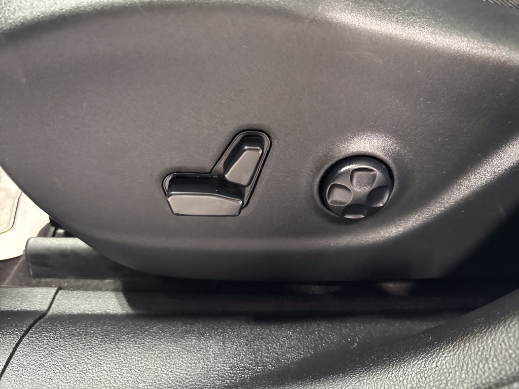 Used 2020 Jeep Cherokee Limited FWD image 25
