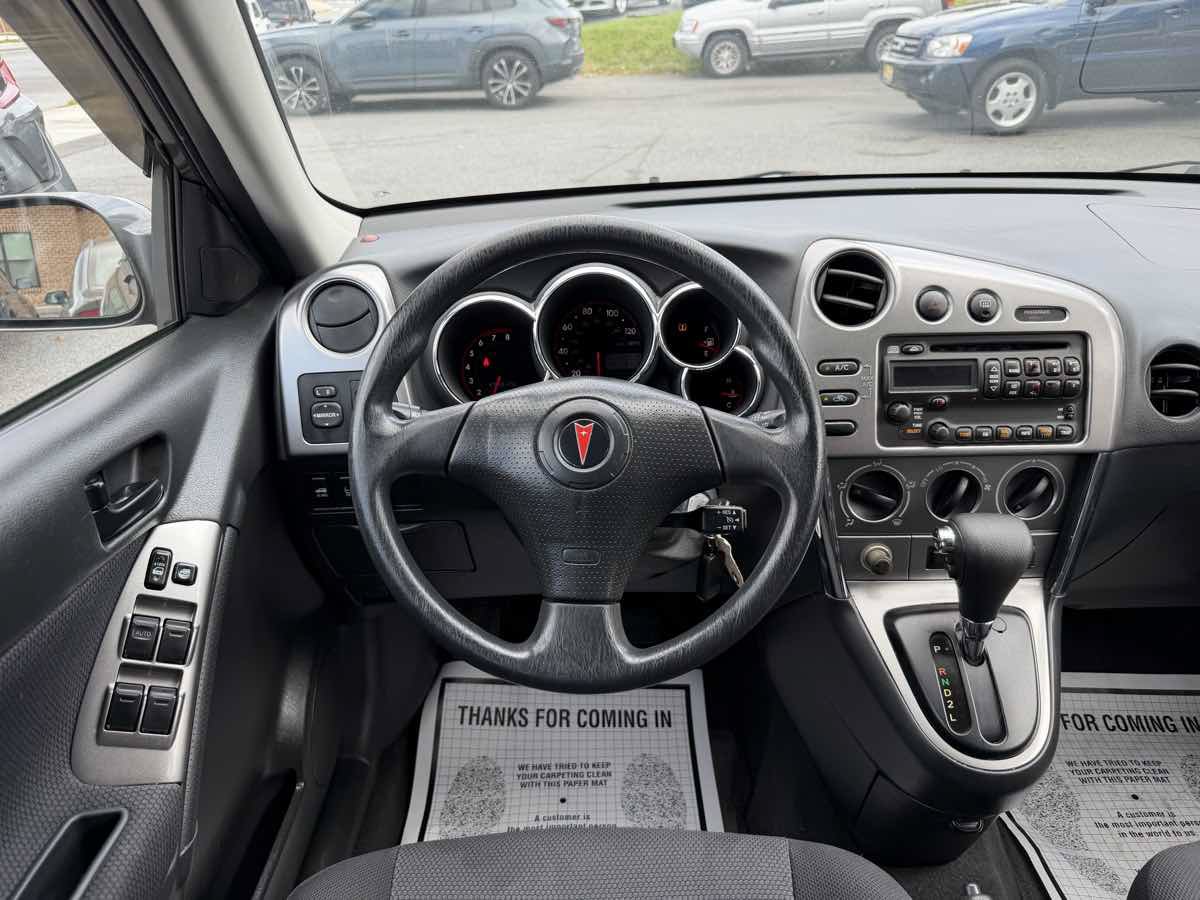 Used 2008 Pontiac Vibe w/ Preferred Package FWD image 14