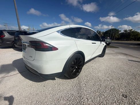 Used 2018 Tesla Model X 75D AWD/4WD image 6
