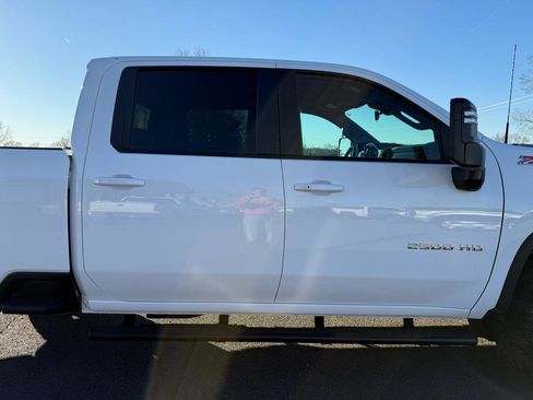 Used 2025 Chevrolet Silverado 2500 LT w/ Convenience Package image 38