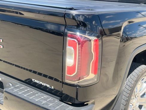 Used 2018 GMC Sierra 1500 Denali w/ Denali Ultimate Package AWD/4WD image 13