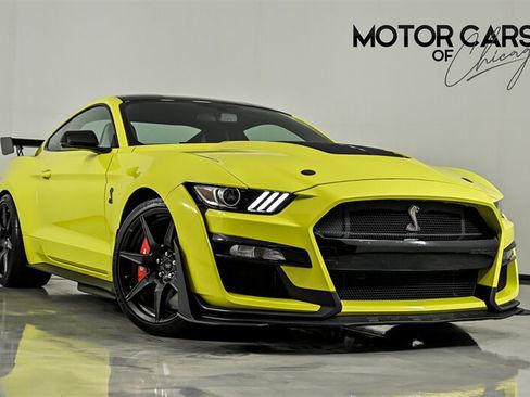Used 2021 Ford Mustang Shelby GT500 w/ Carbon Fiber Track Pack RWD image 1