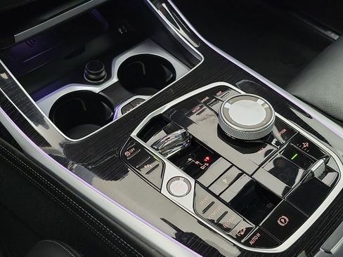 Used 2024 BMW X7 M60i w/ Executive Package image 18