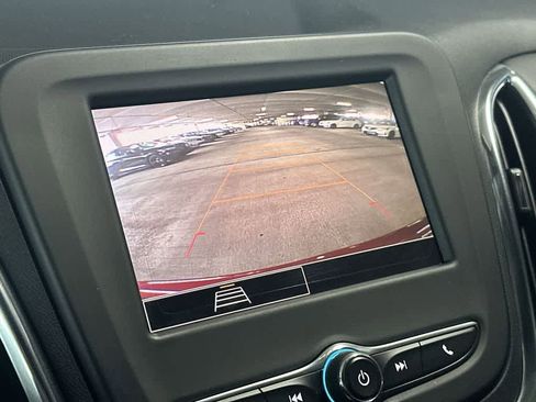 Used 2023 Chevrolet Equinox LT FWD image 19