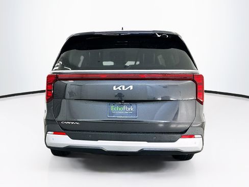 Used 2026 Kia Carnival FWD image 7