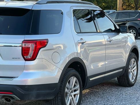 Used 2018 Ford Explorer XLT w/ Equipment Group 202A image 5