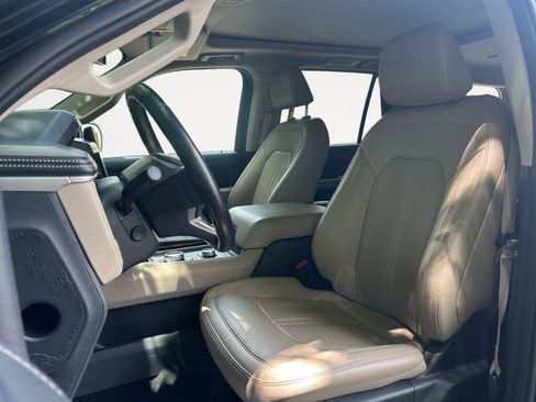 Used 2024 Ford Expedition Limited AWD/4WD image 9