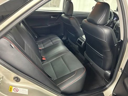 Used 2017 Toyota Camry SE FWD image 14