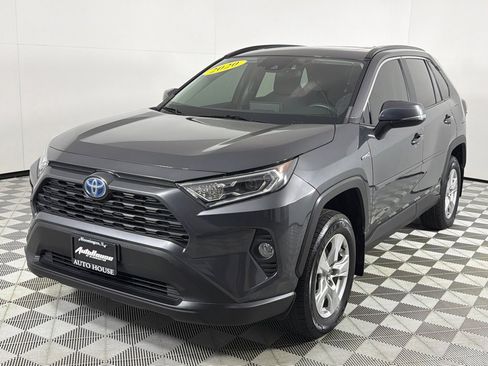 Used 2020 Toyota RAV4 XLE w/ Convenience Package image 8