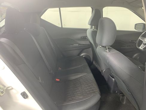 Used 2022 Nissan Kicks S image 37