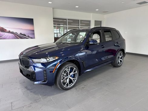 New 2026 BMW X5 xDrive50e w/ Executive Package AWD/4WD image 4