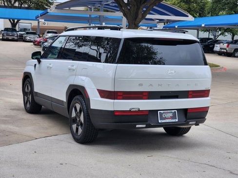 Used 2025 Hyundai Santa Fe SEL image 3