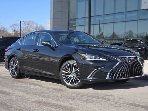 Certified 2023 Lexus ES 350 w/ Premium Package image 2