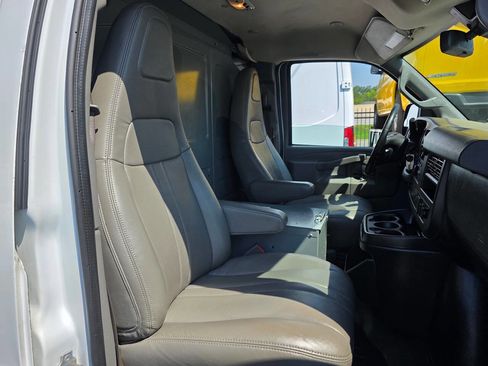 Used 2019 Chevrolet Express 3500 Extended w/ Driver Convenience Package image 9
