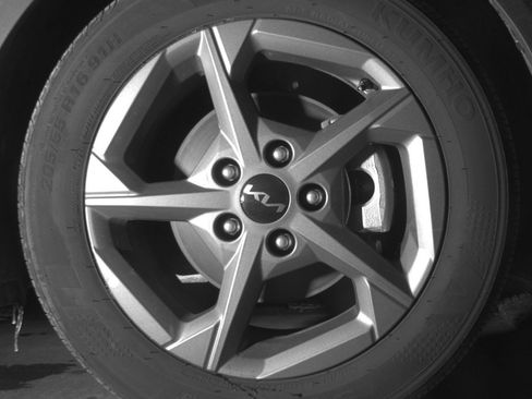 Used 2025 Kia K4 LXS image 13