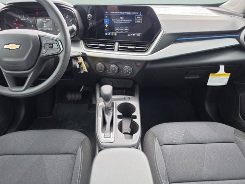 New 2026 Chevrolet Trax LS w/ LS Convenience Package FWD image 17