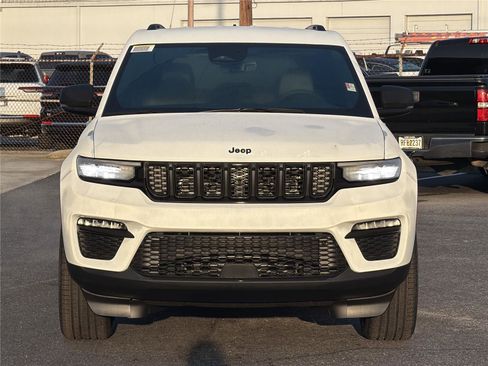 New 2025 Jeep Grand Cherokee Limited w/ Black Appearance Package image 3