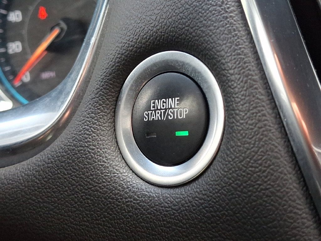 Certified 2023 Chevrolet Traverse LT FWD image 28