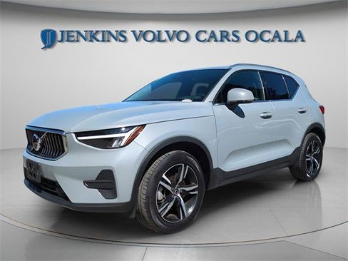 Certified 2025 Volvo XC40 B5 Core image 7