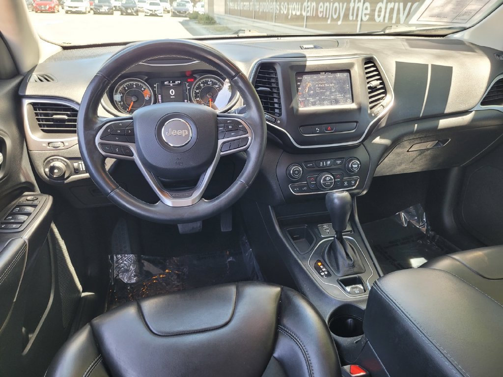 Used 2019 Jeep Cherokee Latitude Plus w/ Comfort/Convenience Group FWD image 20