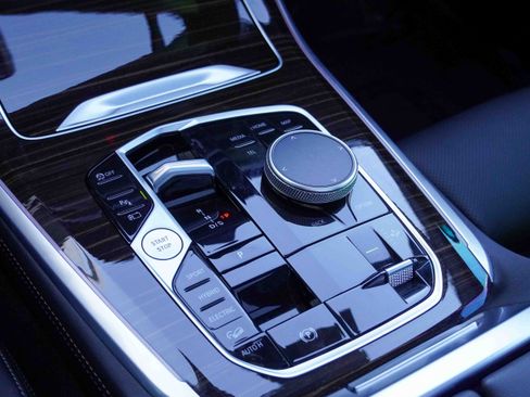 Certified 2025 BMW X5 xDrive50e w/ Premium Package image 30