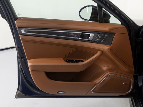 Certified 2023 Porsche Panamera 4 Platinum Edition AWD/4WD image 16