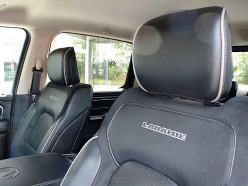 Used 2019 RAM 1500 Laramie AWD/4WD image 14