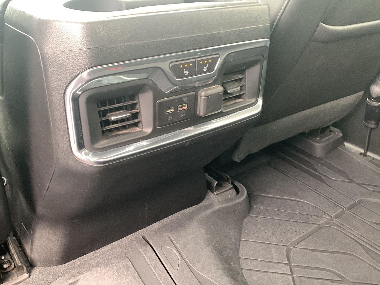 Used 2019 Chevrolet Silverado 1500 High Country w/ Technology Package AWD/4WD image 21