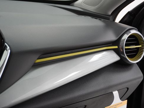 New 2026 Chevrolet Trax LT w/ Driver Confidence Package FWD image 30