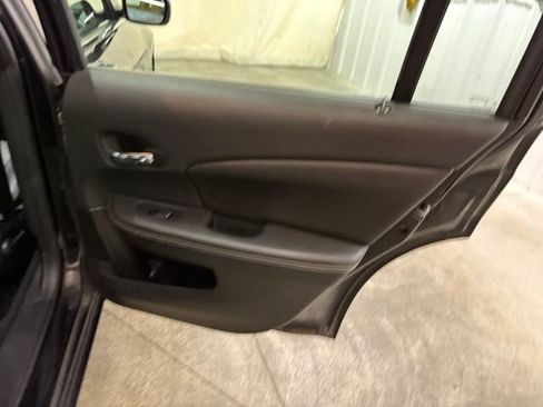 Used 2013 Chrysler 200 Limited FWD image 14
